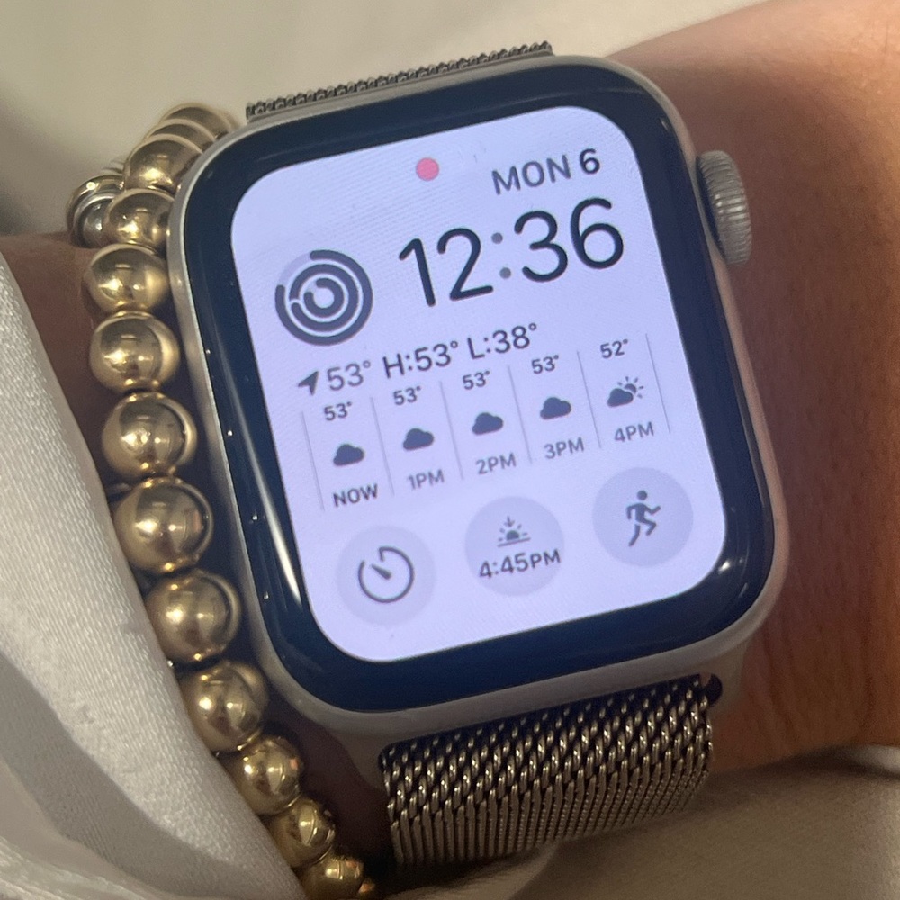 Apple Watch like new minor scratched with gold Apple band